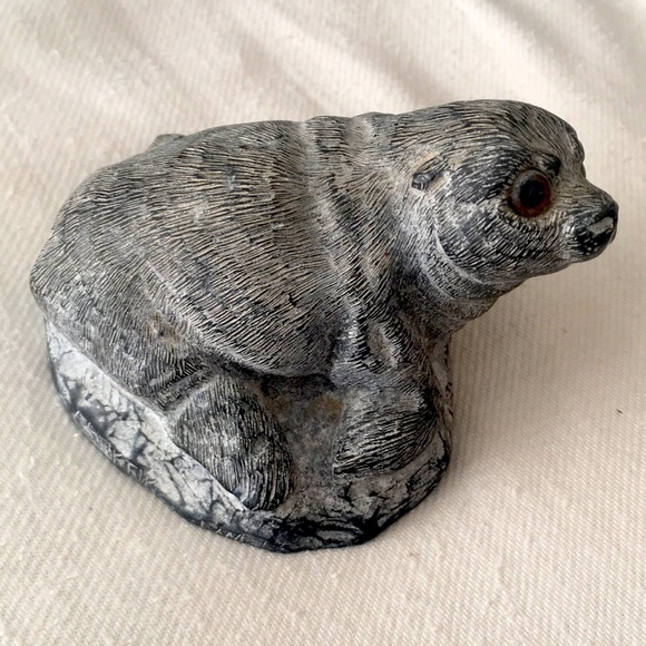 🔻Vintage🔻  Soapstone Seal Figurine Hand Carved 1970’s - Picture 2 of 10